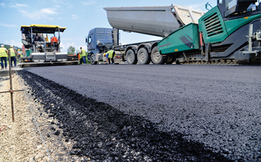 Asfalteerimistöö ja platside ehitus.